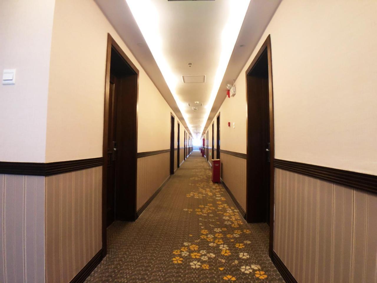 Nost Algia Hotel - Near Beijing Yonghe Lama Temple, Ghost Street, Beihai Park, Jingshan Park, Drum Tower, Houhai Bar Street, Tian'Anmen Square, Located In Beijing Traditional Hutongs, 5 Minutes Away From Subway, Free Laundry Serive Exteriör bild